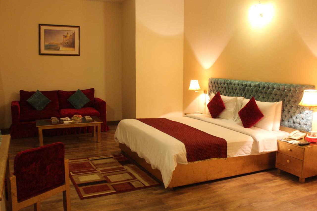 Executive Room